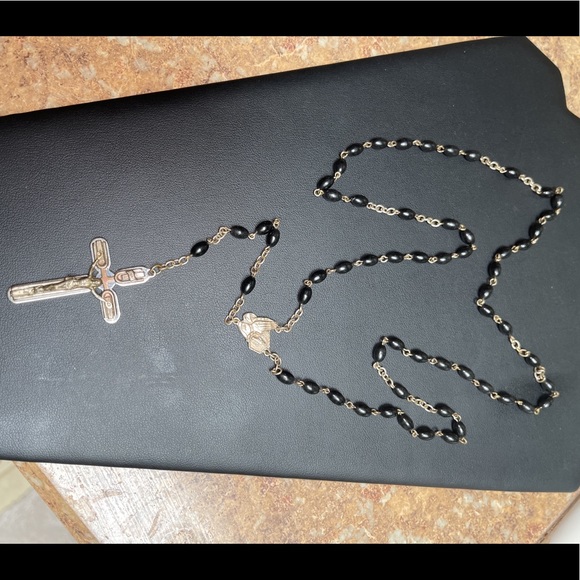 🌺 Vintage Rosary - Onyx Beads? 🌺 - Picture 6 of 16